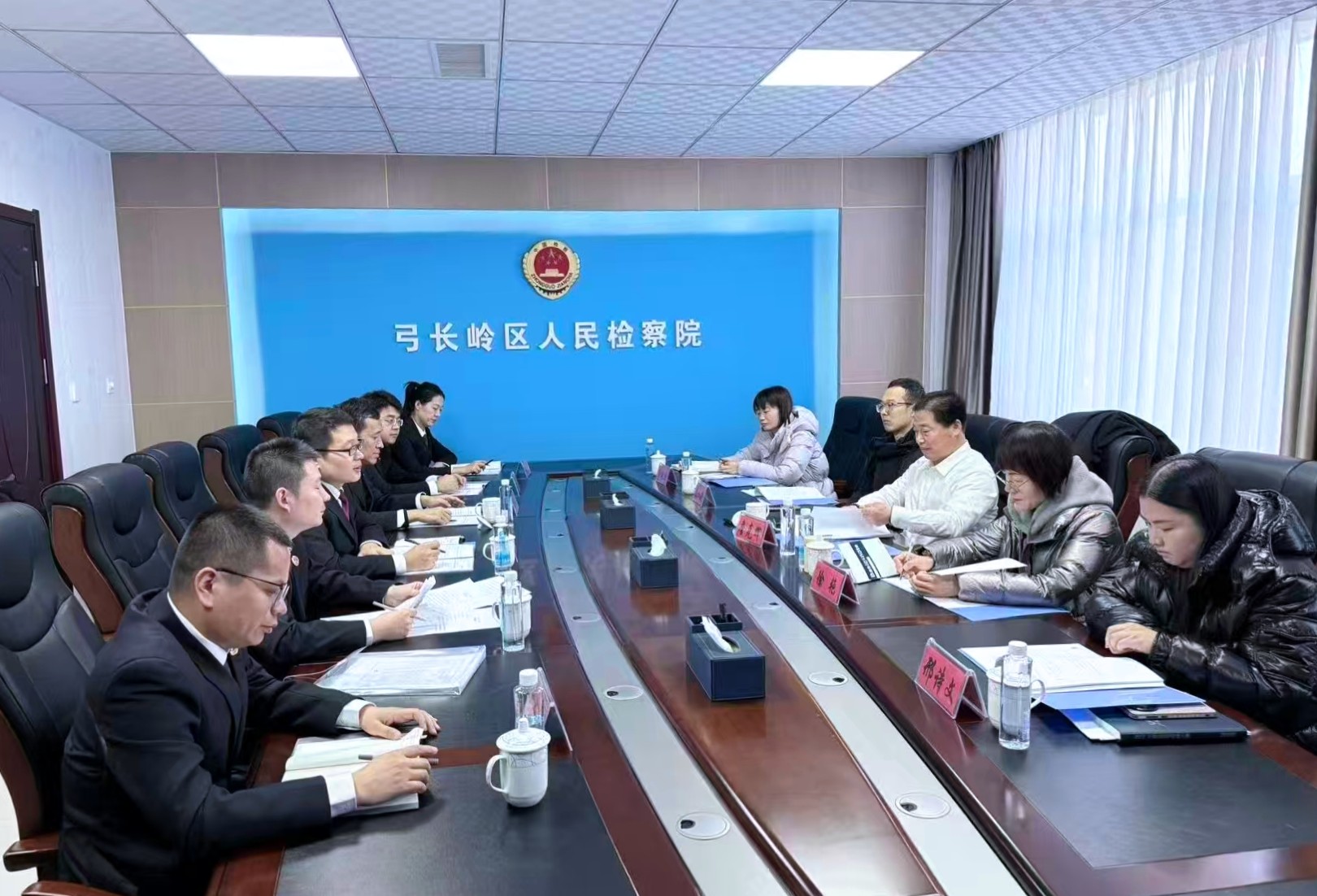 市检察院赴弓长岭区人民检察院开展听庭评议活动